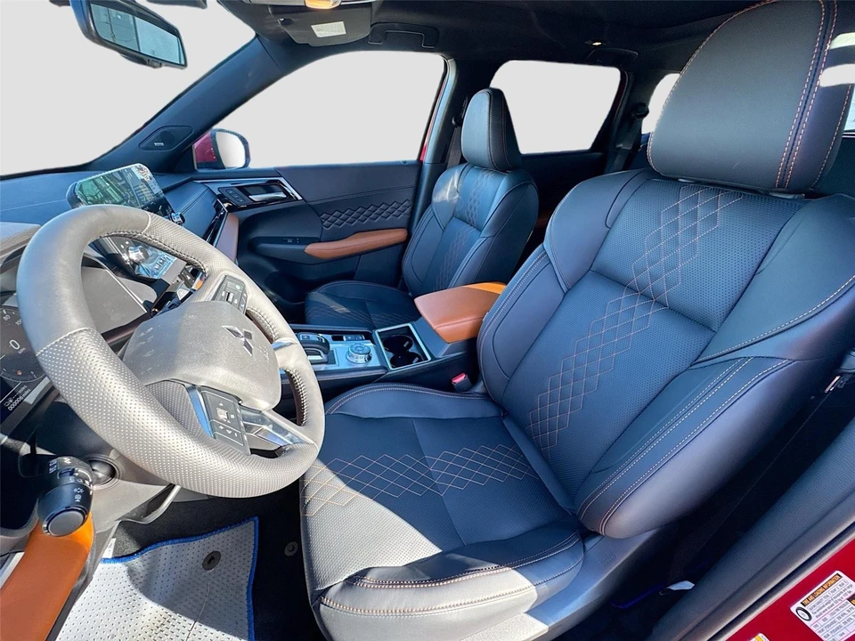 2025 Mitsubishi Outlander - Image 21 of 21