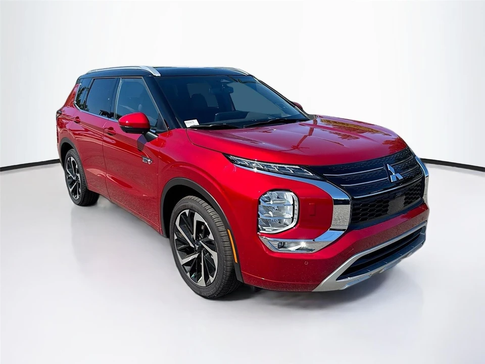 2025 Mitsubishi Outlander - Image 2 of 21