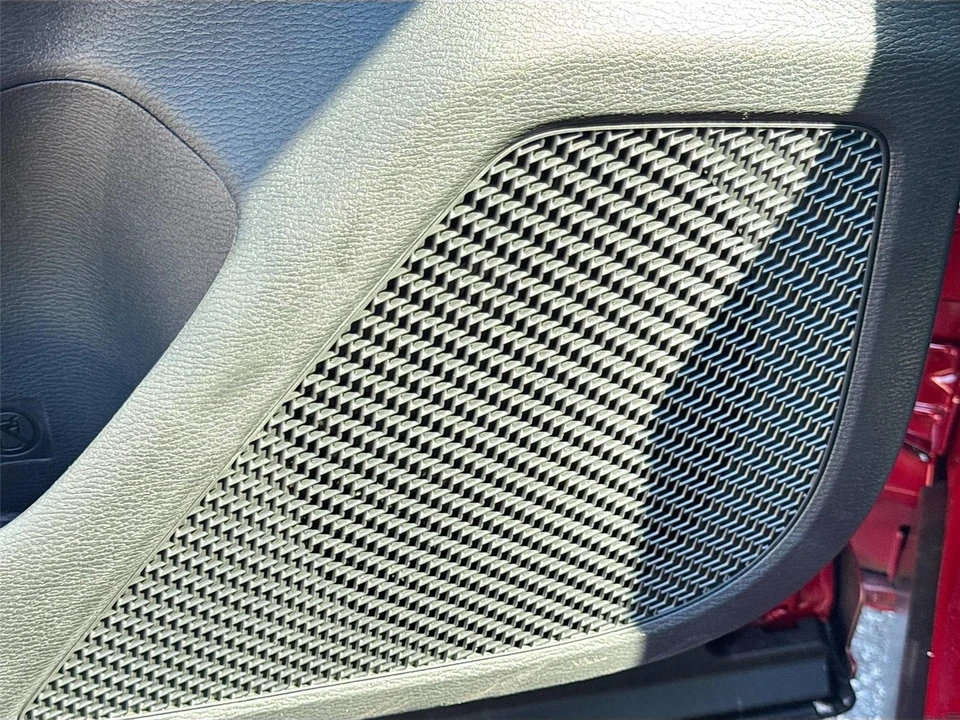 2025 Mitsubishi Outlander - Image 19 of 21