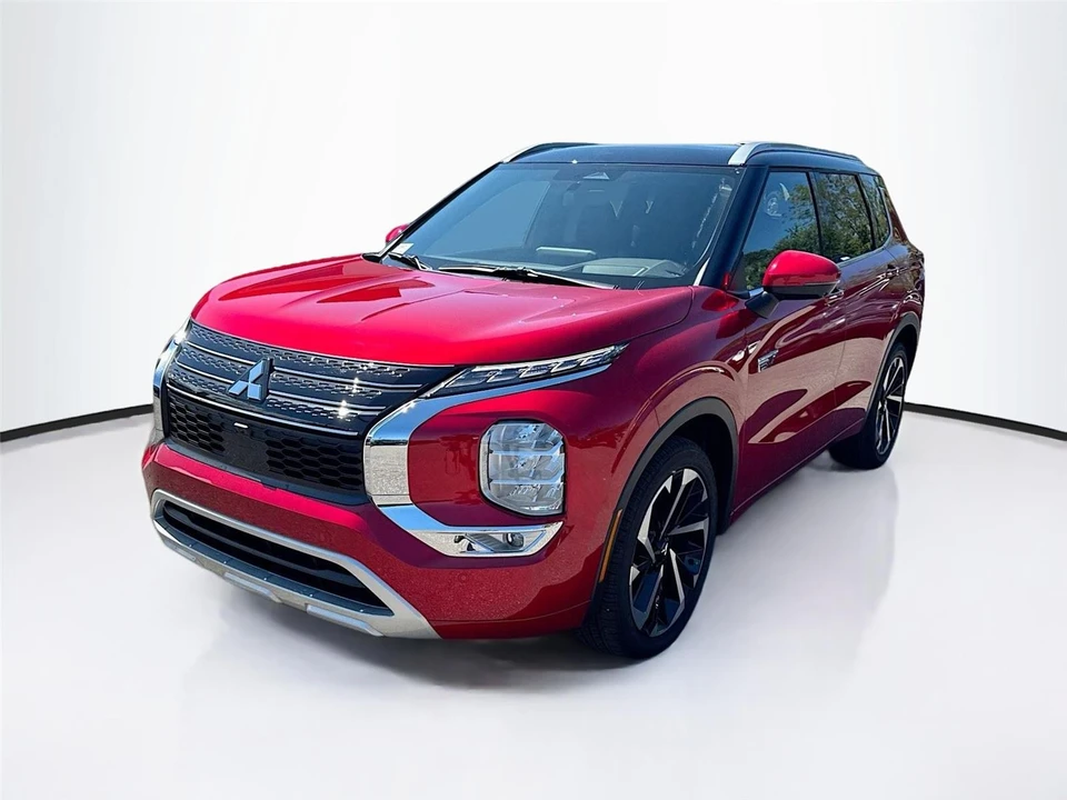 2025 Mitsubishi Outlander - Image 3 of 21