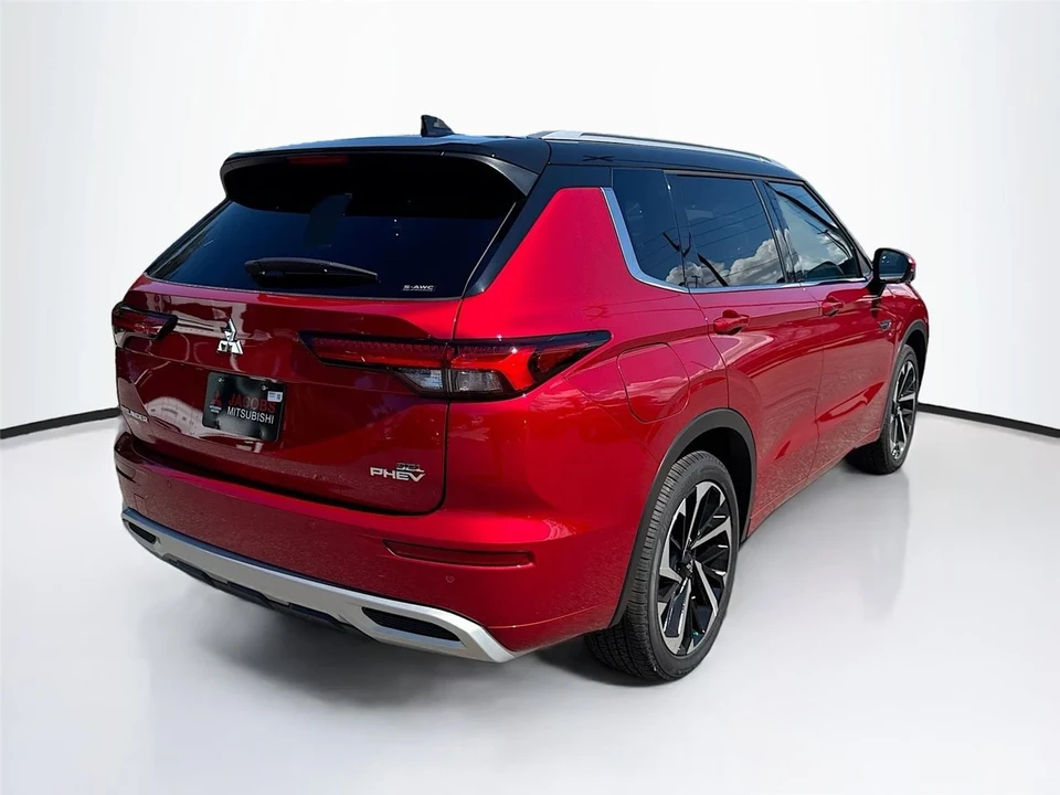 2025 Mitsubishi Outlander - Image 7 of 21