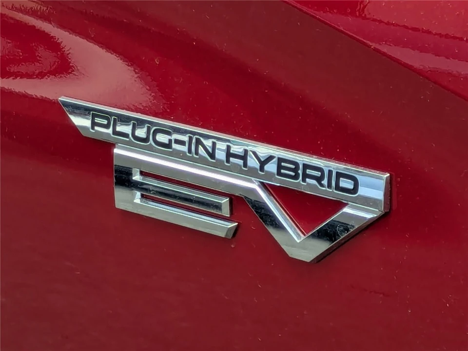 2025 Mitsubishi Outlander - Image 13 of 21