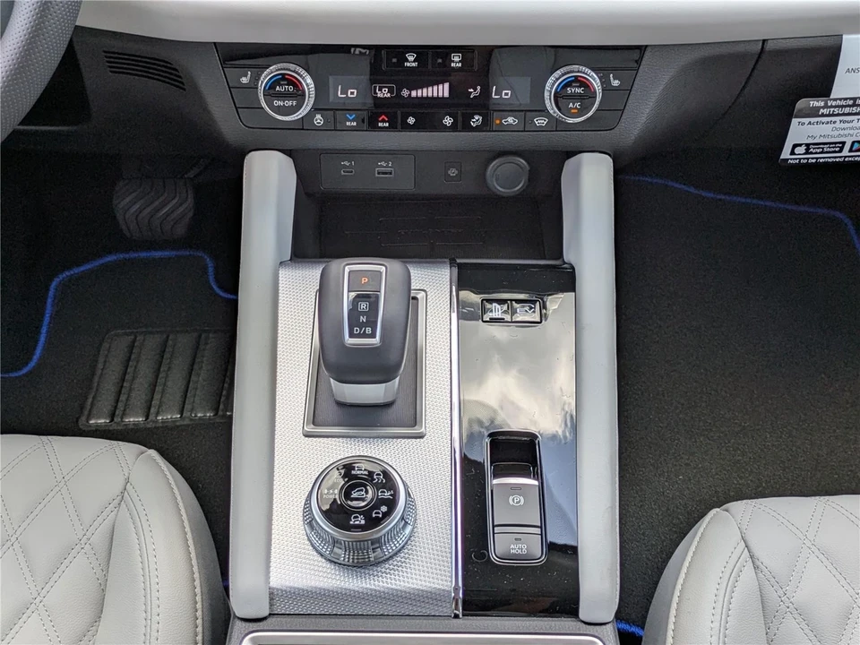 2025 Mitsubishi Outlander - Image 21 of 21