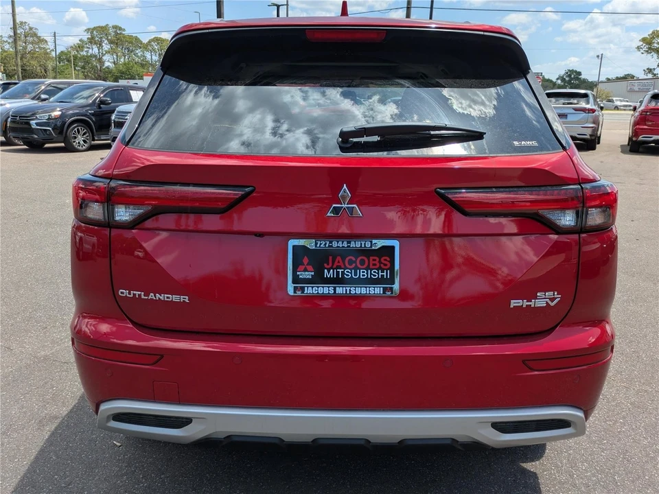 2025 Mitsubishi Outlander - Image 5 of 21
