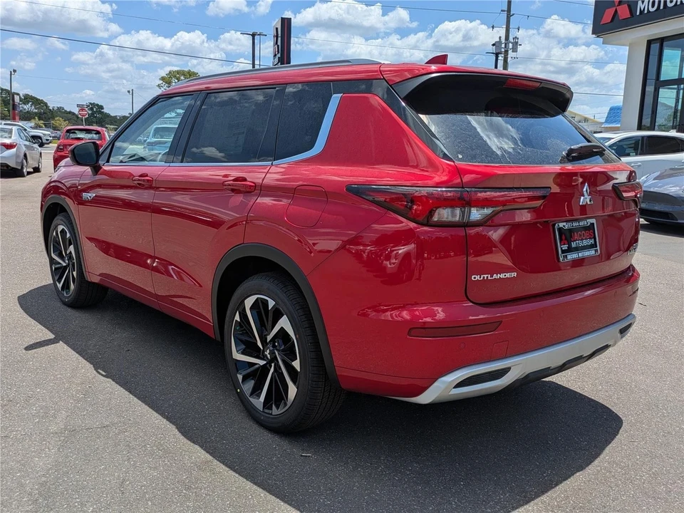2025 Mitsubishi Outlander - Image 6 of 21