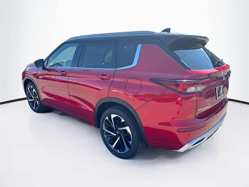 2025 Mitsubishi Outlander - Image 5 of 21