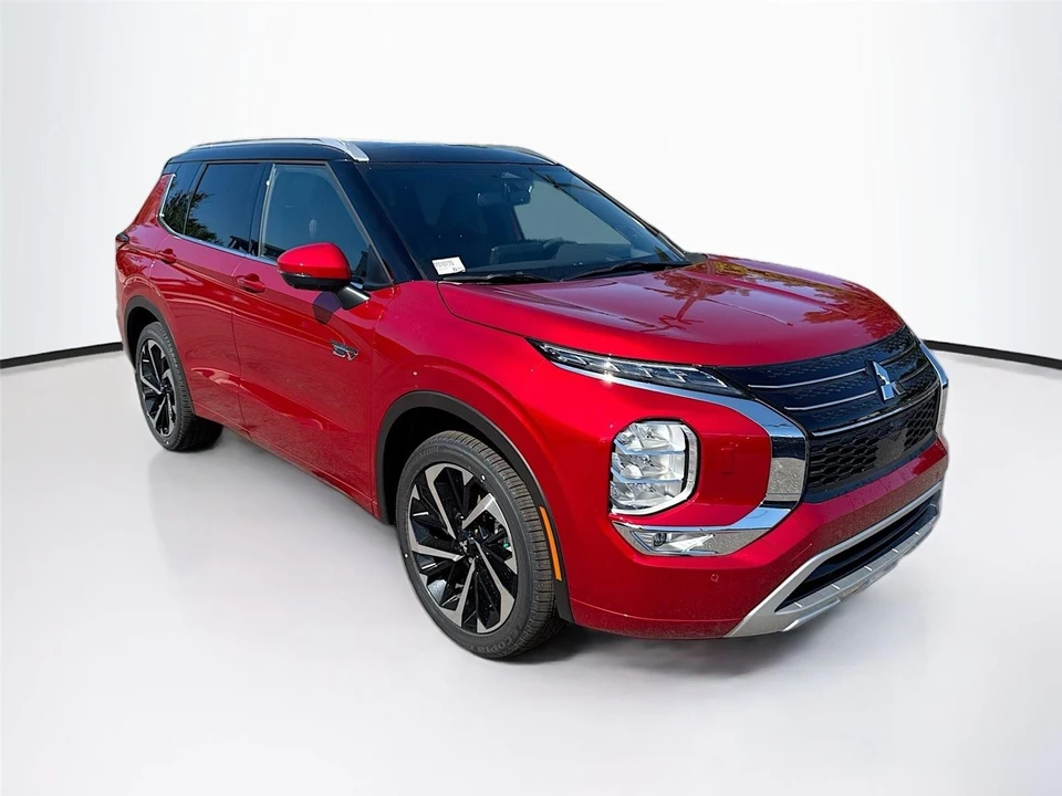 2025 Mitsubishi Outlander - Image 2 of 21