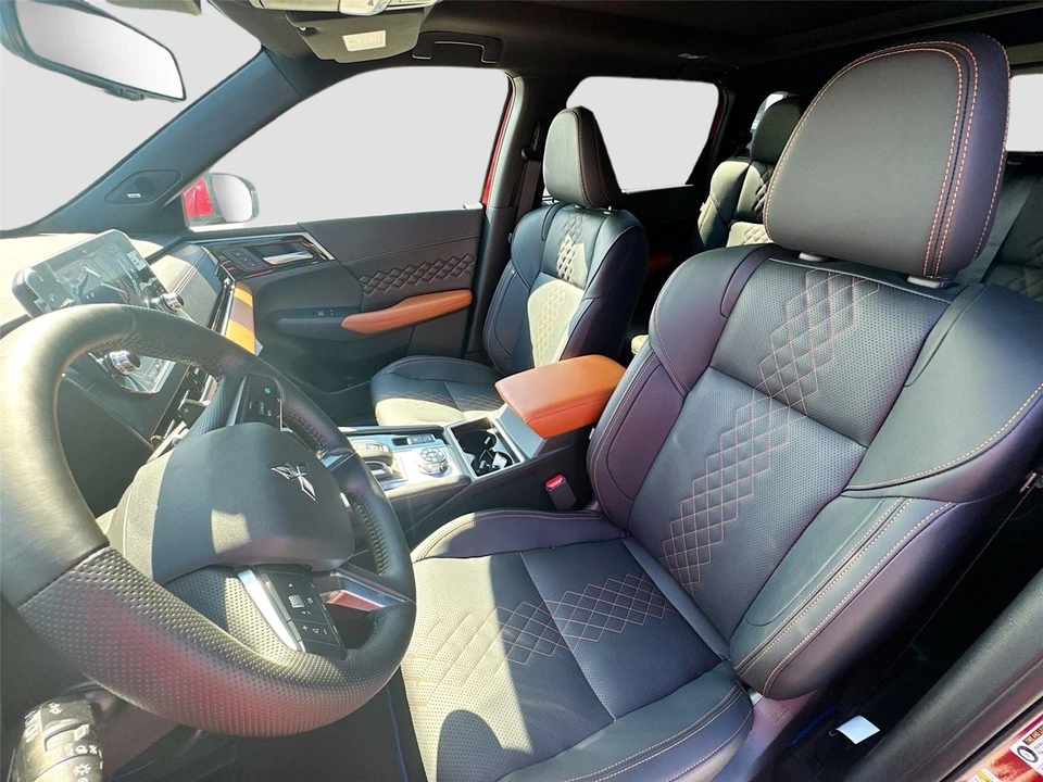 2025 Mitsubishi Outlander - Image 21 of 21
