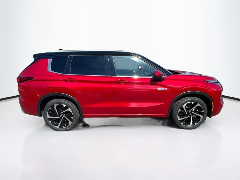 2025 Mitsubishi Outlander - Image 8 of 21