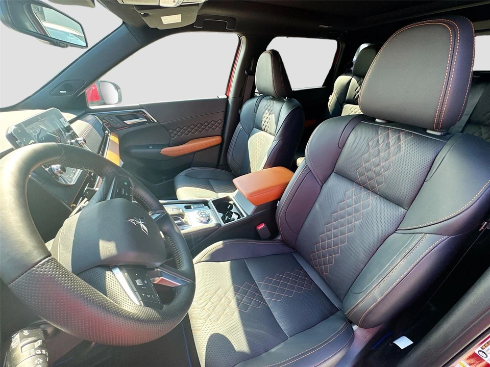 2025 Mitsubishi Outlander - Image 21 of 21