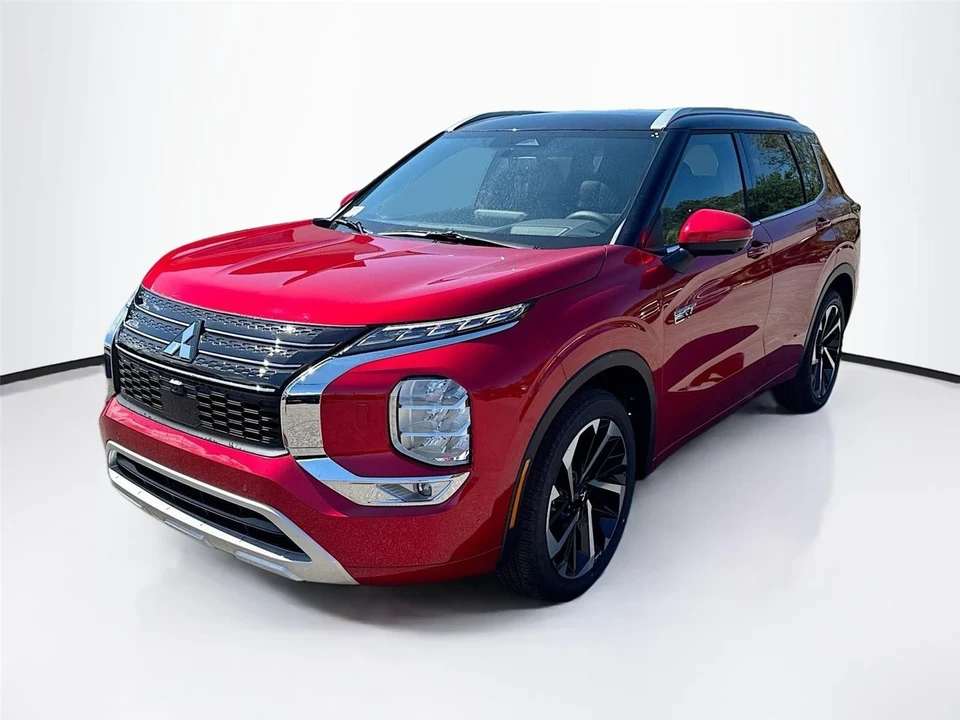 2025 Mitsubishi Outlander - Image 3 of 21