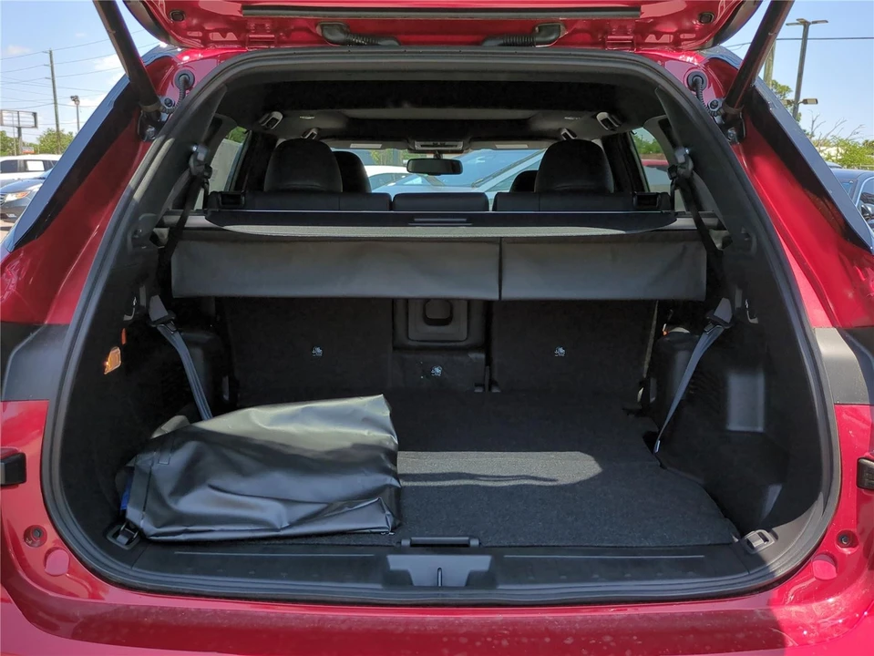 2025 Mitsubishi Outlander - Image 13 of 21