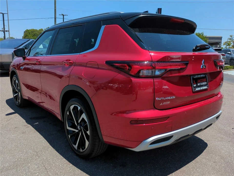 2025 Mitsubishi Outlander - Image 6 of 21