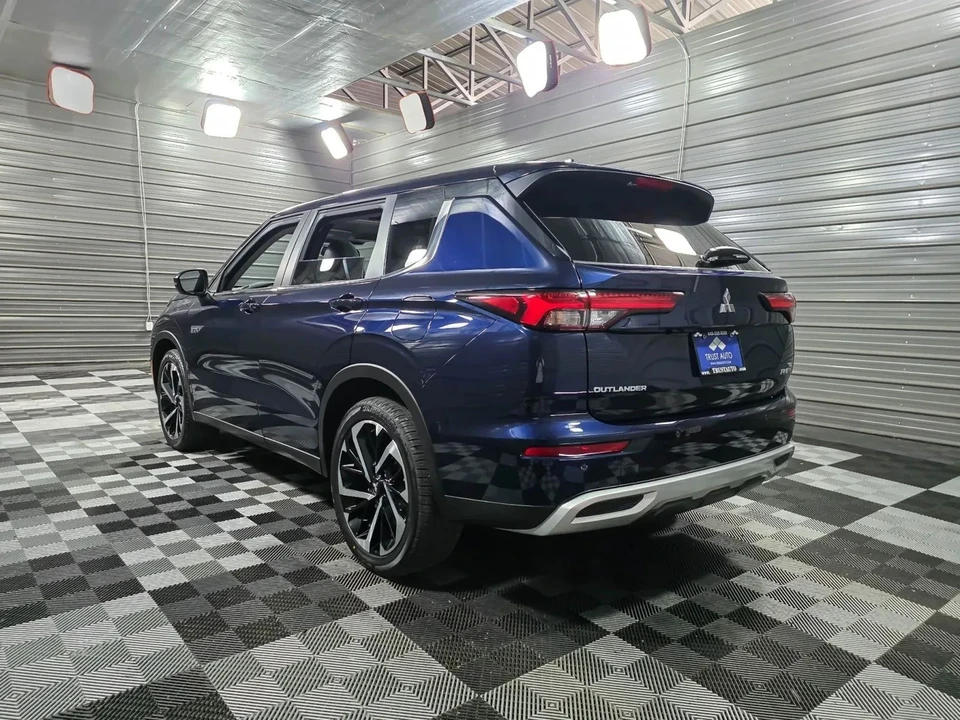 2025 Mitsubishi Outlander - Image 7 of 21