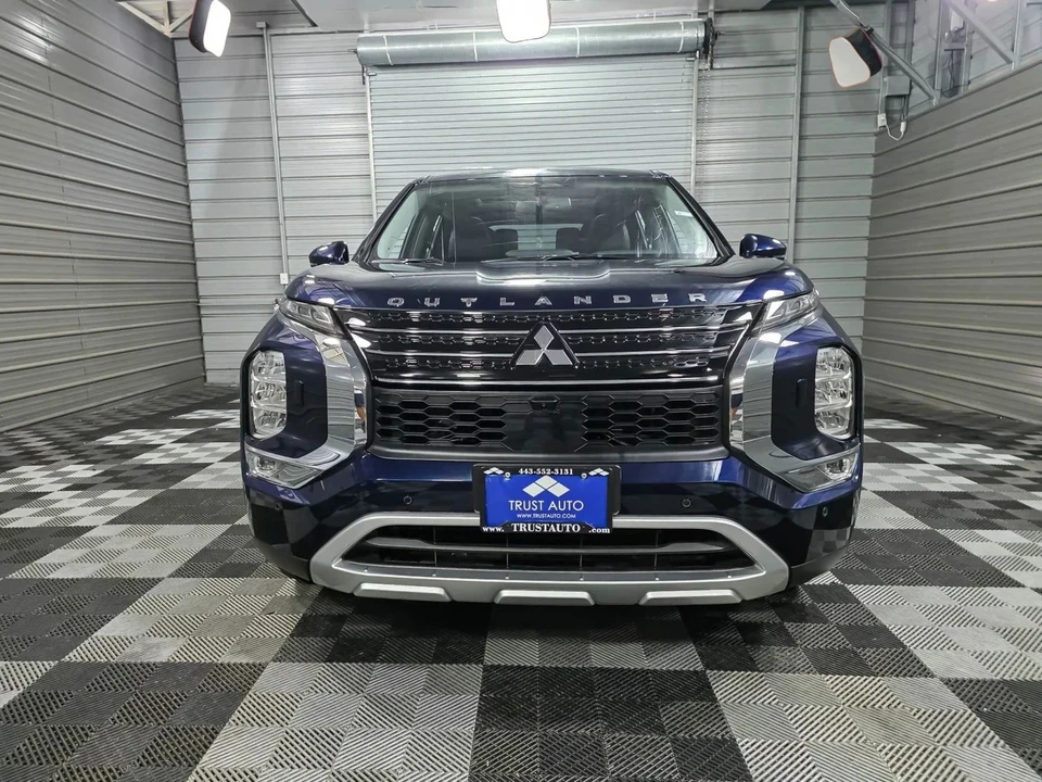 2025 Mitsubishi Outlander - Image 3 of 21