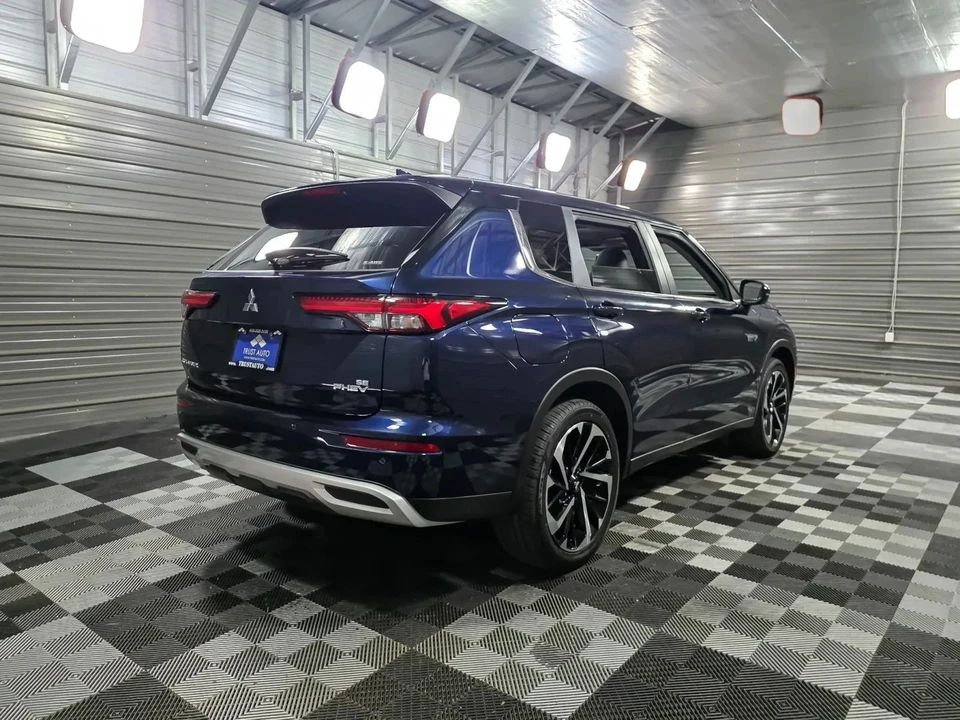 2025 Mitsubishi Outlander - Image 5 of 21