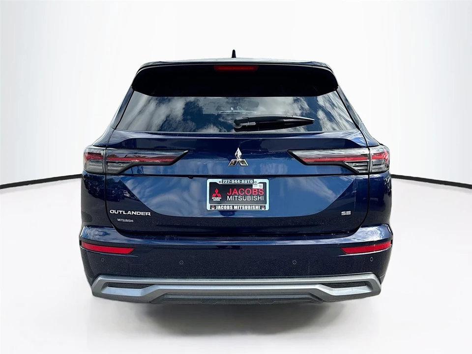 2025 Mitsubishi Outlander - Image 6 of 21