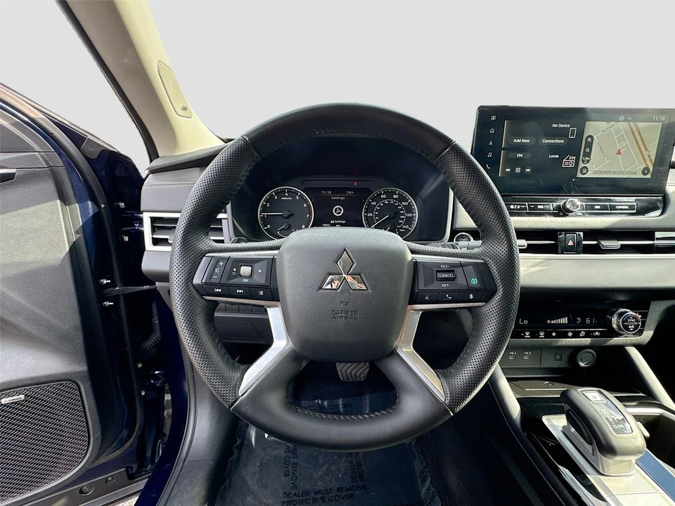 2025 Mitsubishi Outlander - Image 10 of 21