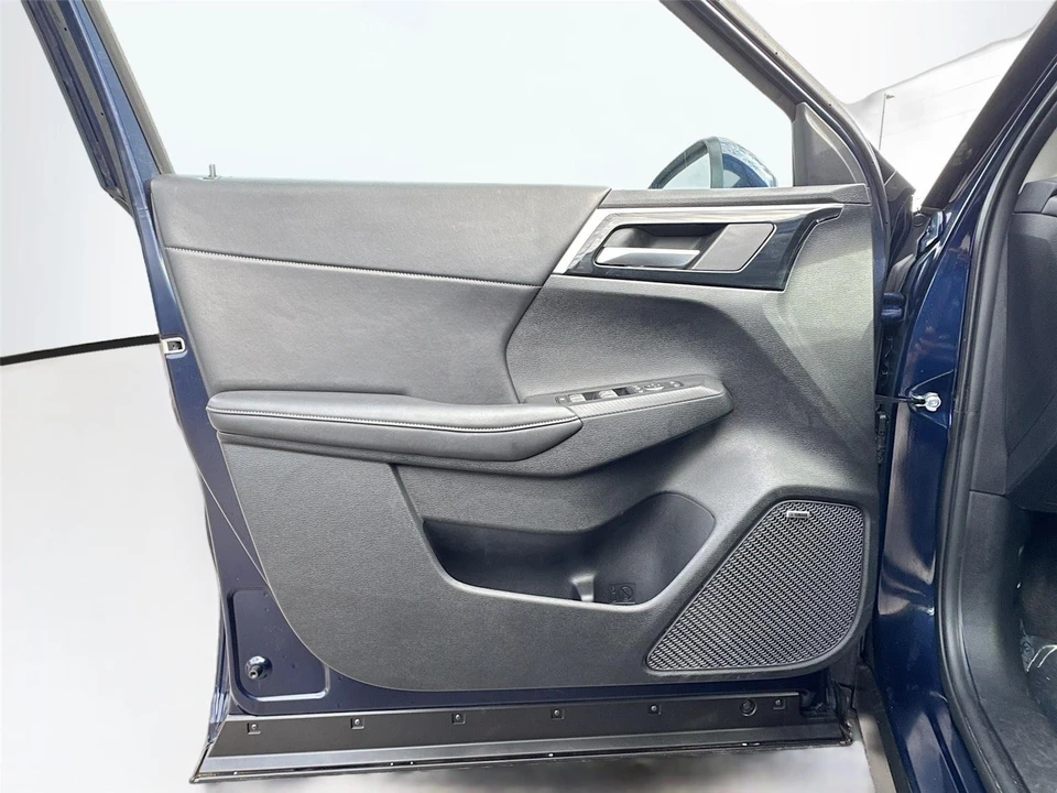 2025 Mitsubishi Outlander - Image 17 of 21