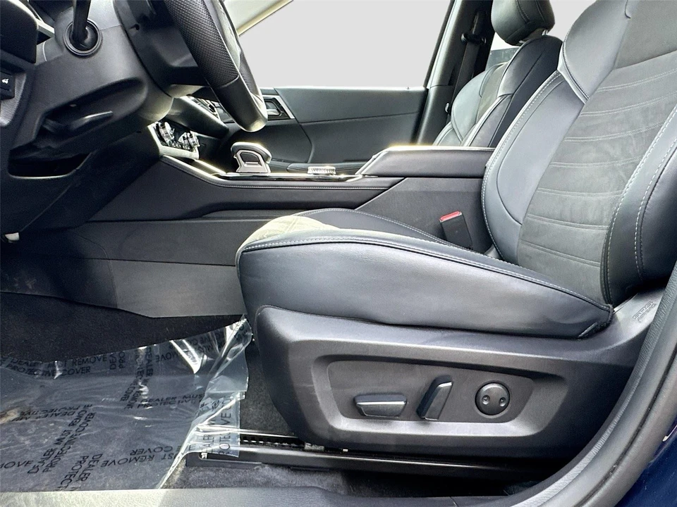 2025 Mitsubishi Outlander - Image 18 of 21
