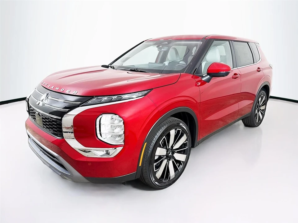 2025 Mitsubishi Outlander - Image 3 of 21