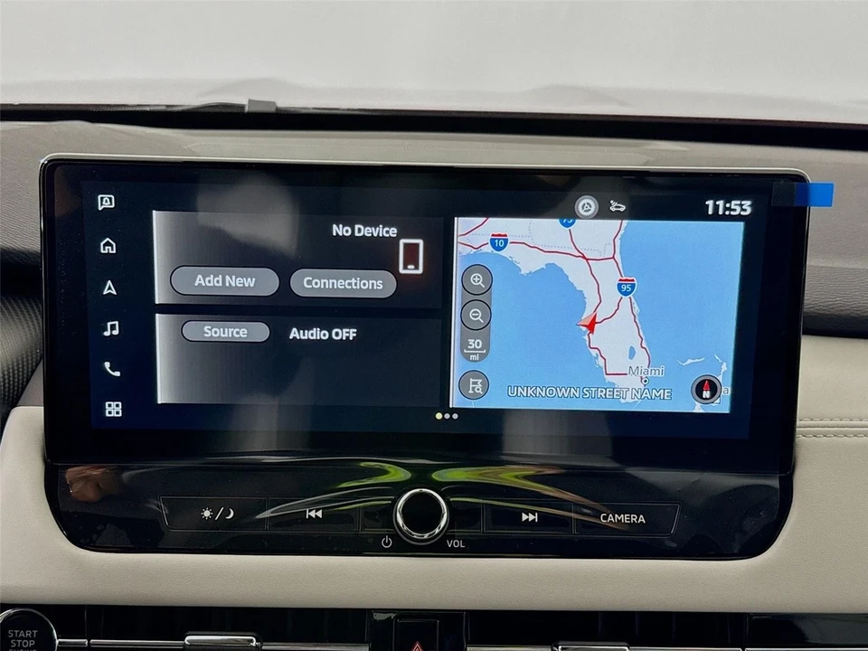 2025 Mitsubishi Outlander - Image 14 of 21