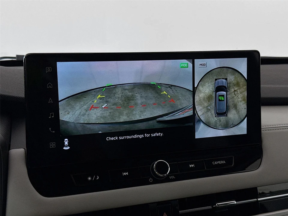 2025 Mitsubishi Outlander - Image 13 of 21