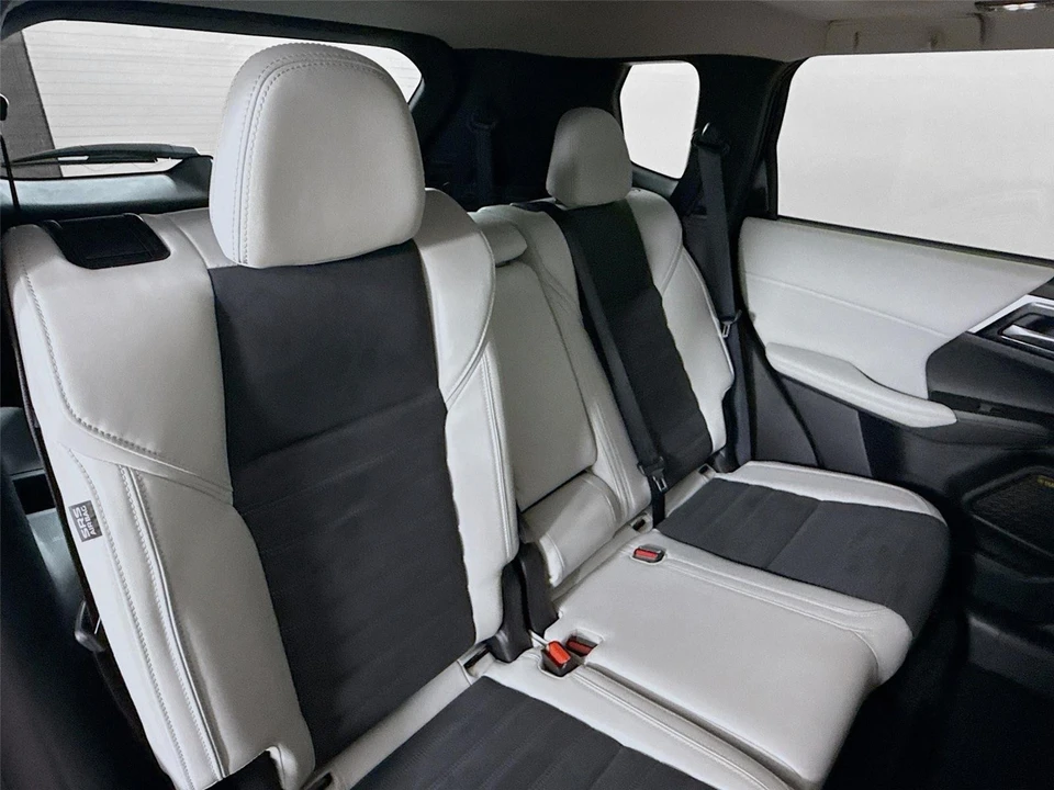 2025 Mitsubishi Outlander - Image 13 of 14