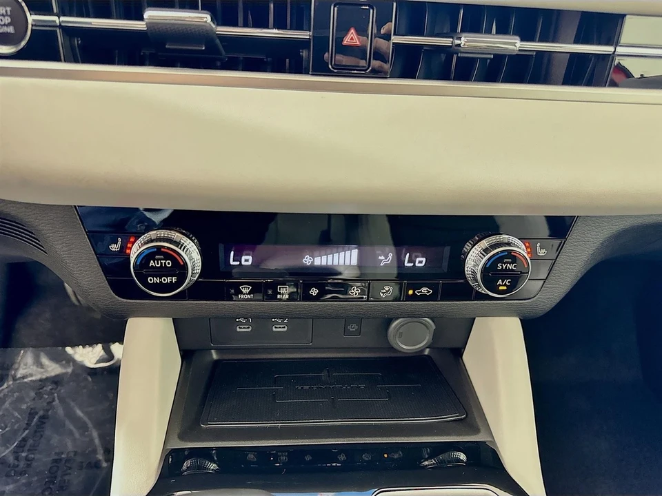 2025 Mitsubishi Outlander - Image 21 of 21