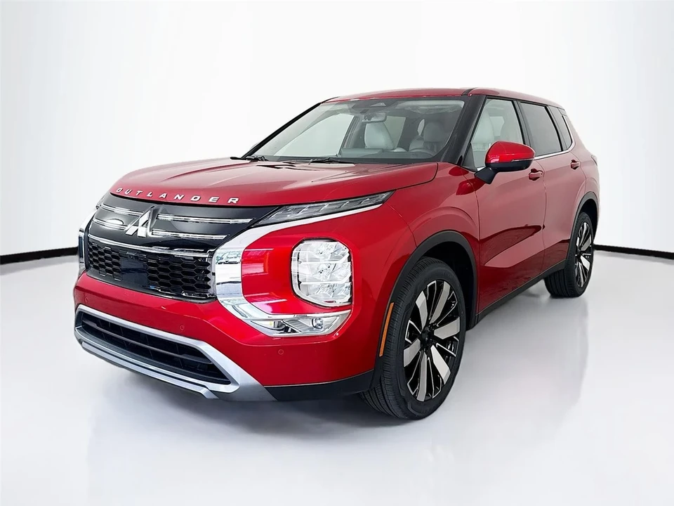 2025 Mitsubishi Outlander - Image 3 of 14