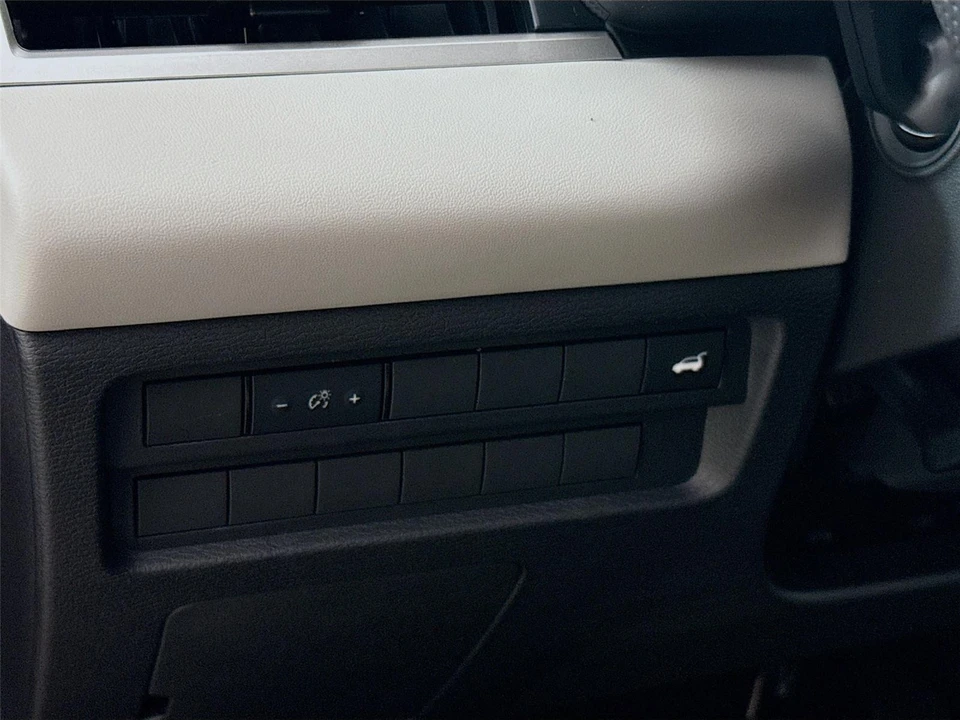 2025 Mitsubishi Outlander - Image 7 of 14