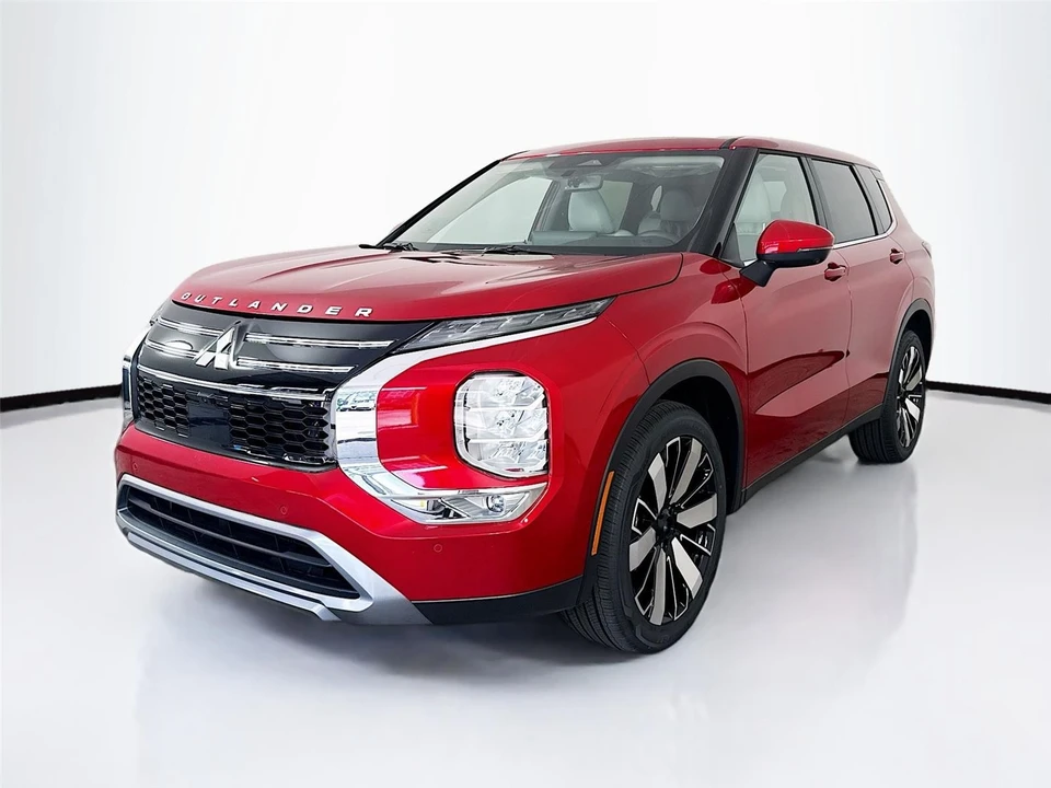 2025 Mitsubishi Outlander - Image 3 of 14