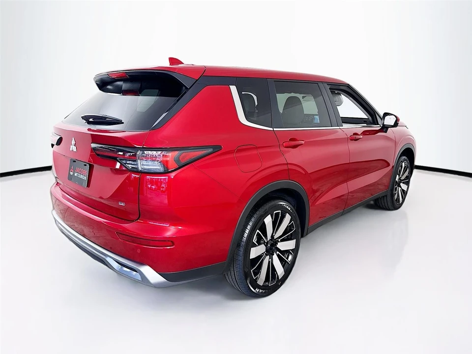 2025 Mitsubishi Outlander - Image 7 of 21