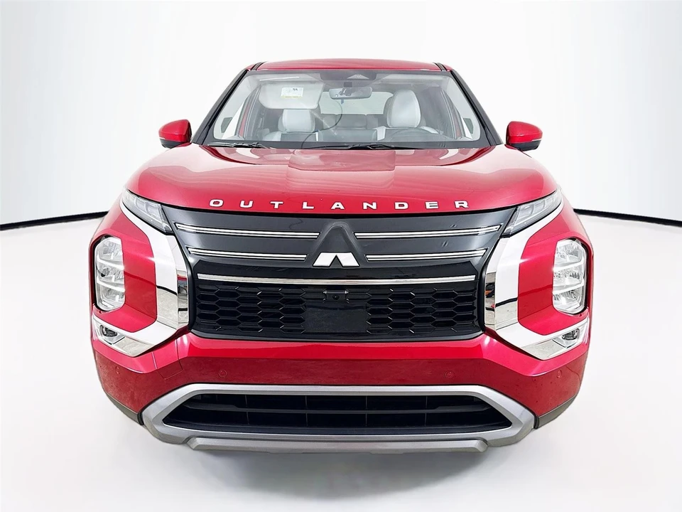2025 Mitsubishi Outlander - Image 2 of 21
