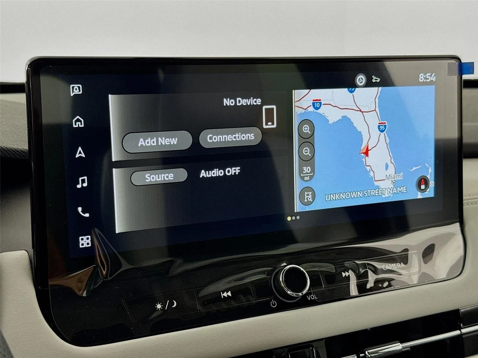 2025 Mitsubishi Outlander - Image 14 of 21