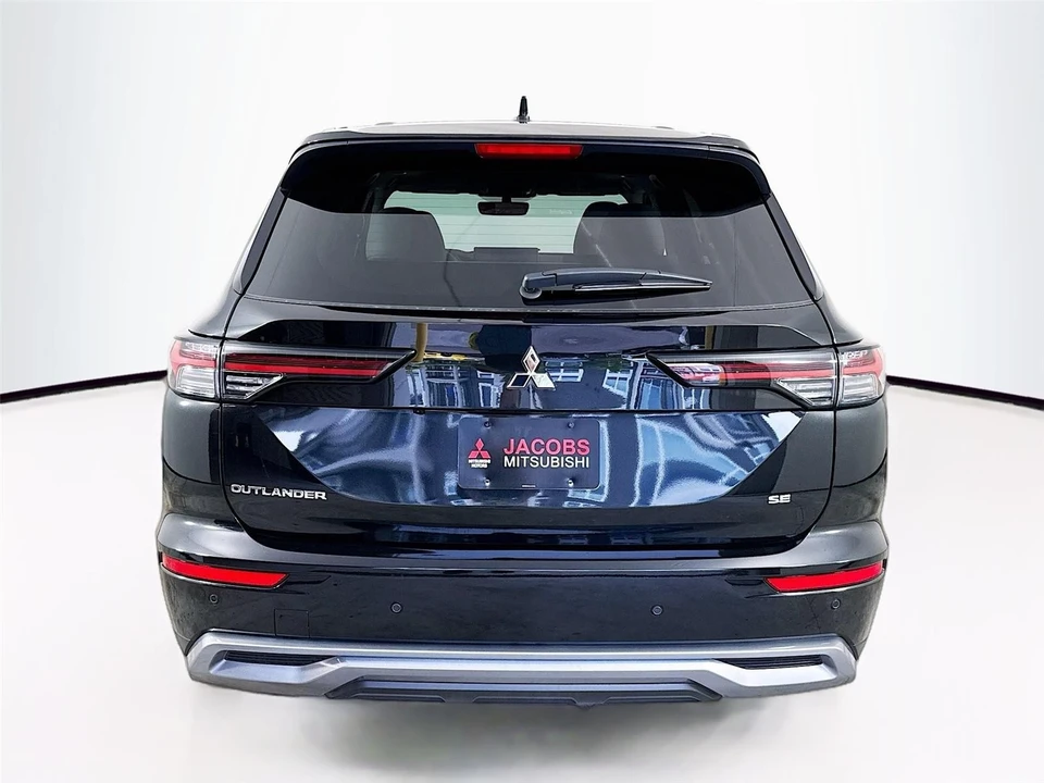 2025 Mitsubishi Outlander - Image 6 of 21
