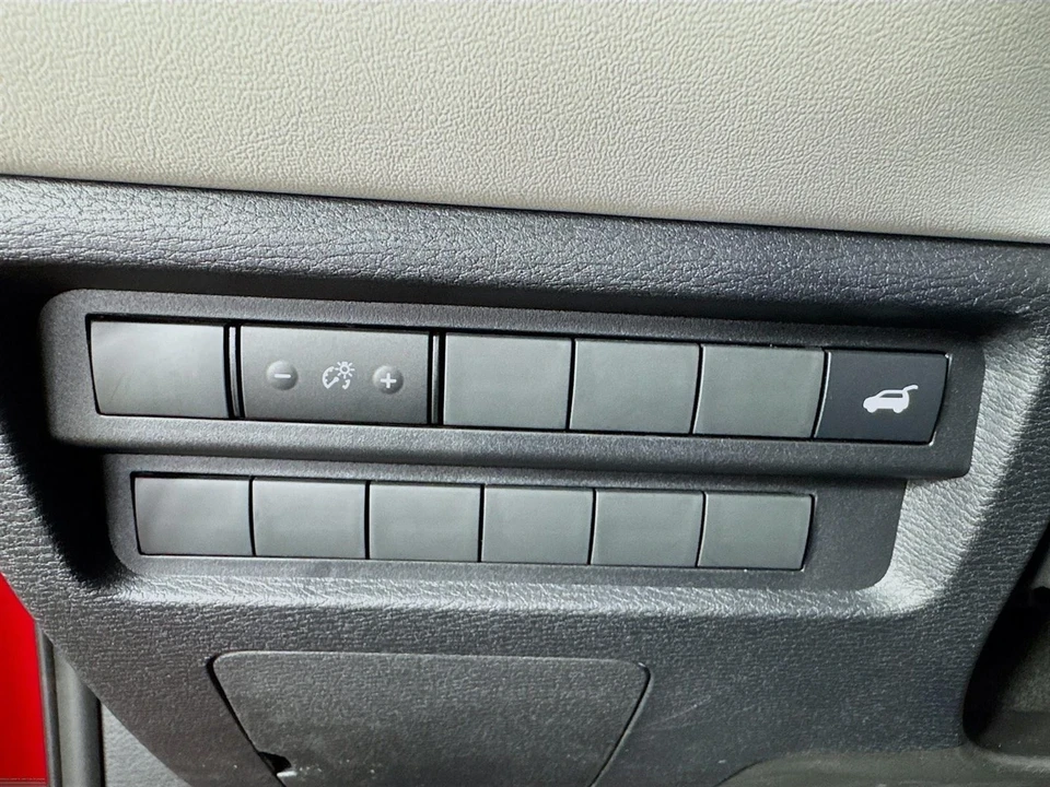 2025 Mitsubishi Outlander - Image 10 of 21