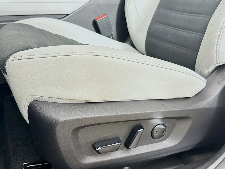 2025 Mitsubishi Outlander - Image 20 of 21