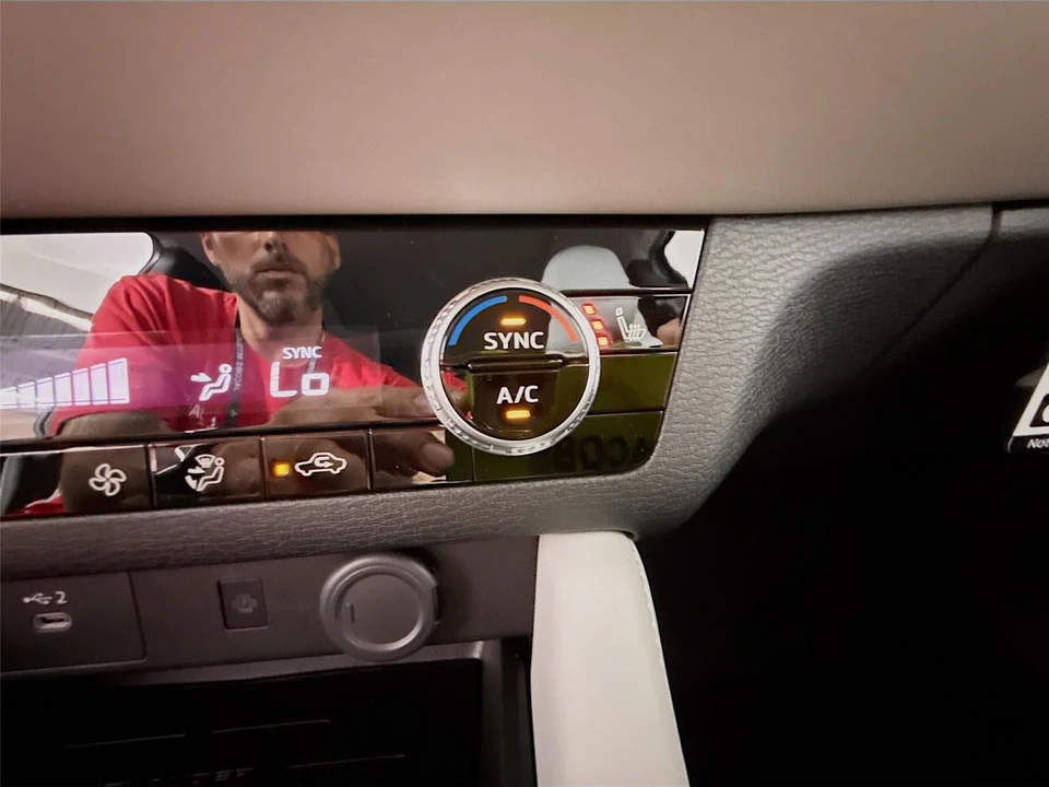 2025 Mitsubishi Outlander - Image 21 of 21