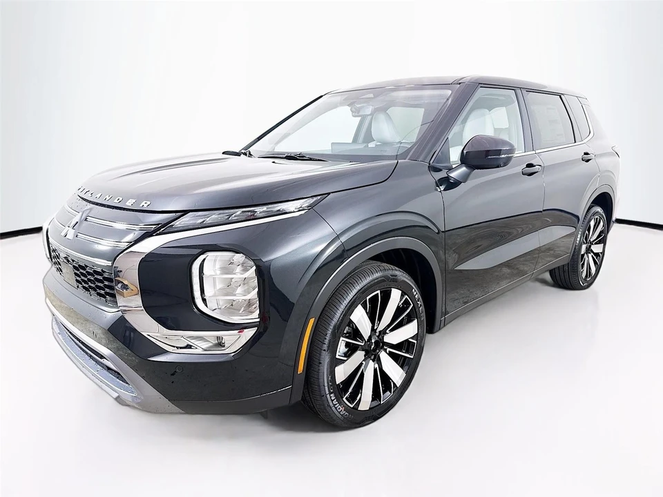 2025 Mitsubishi Outlander - Image 3 of 21