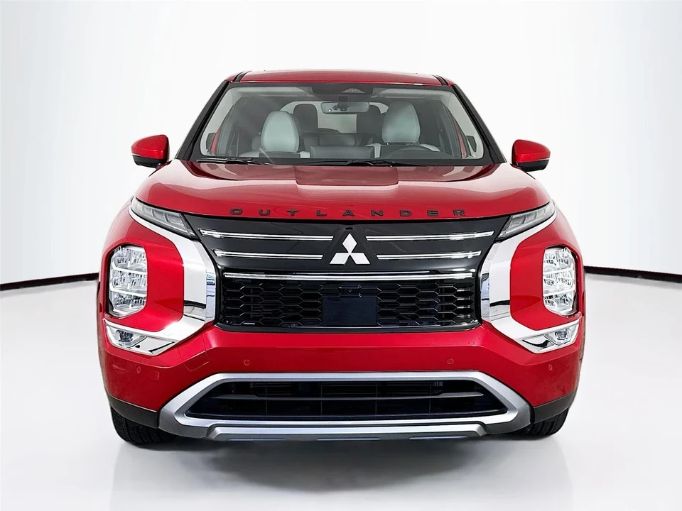 2025 Mitsubishi Outlander - Image 2 of 21