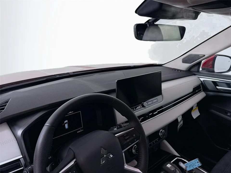 2025 Mitsubishi Outlander - Image 9 of 21