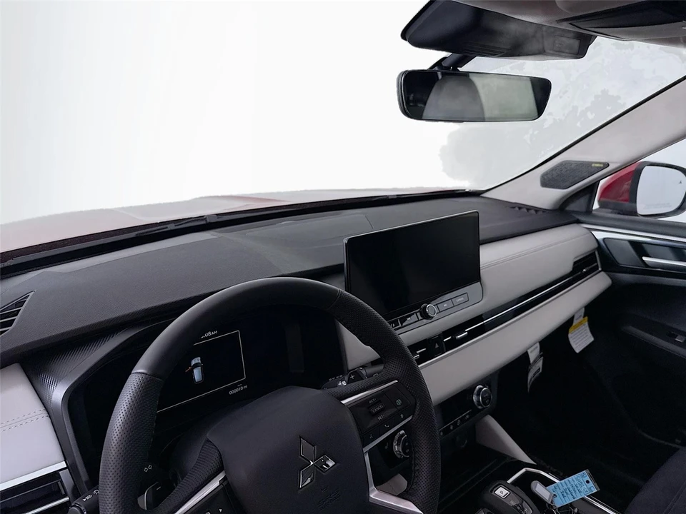 2025 Mitsubishi Outlander - Image 9 of 21