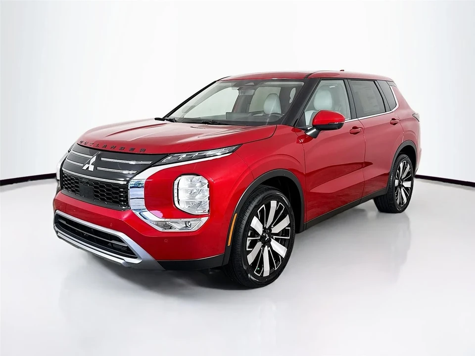 2025 Mitsubishi Outlander - Image 3 of 21