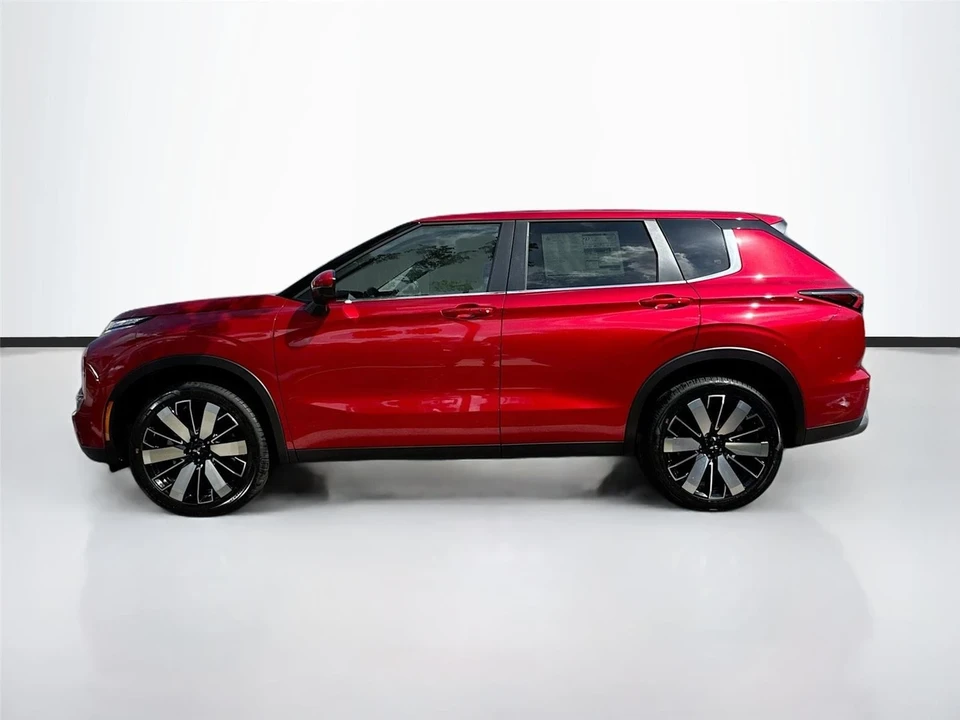 2025 Mitsubishi Outlander - Image 8 of 21