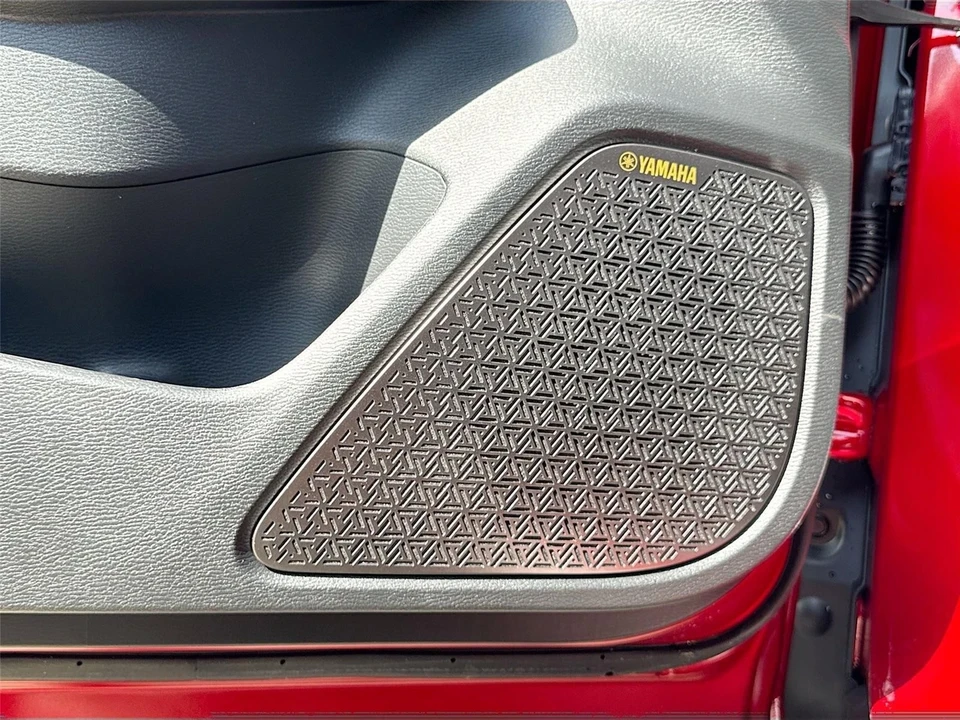 2025 Mitsubishi Outlander - Image 19 of 21