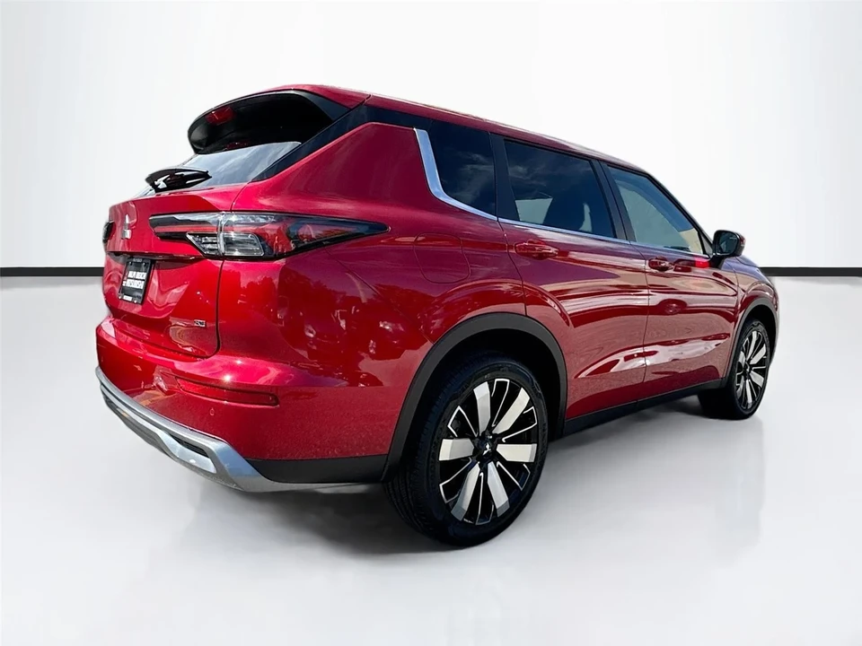 2025 Mitsubishi Outlander - Image 5 of 21