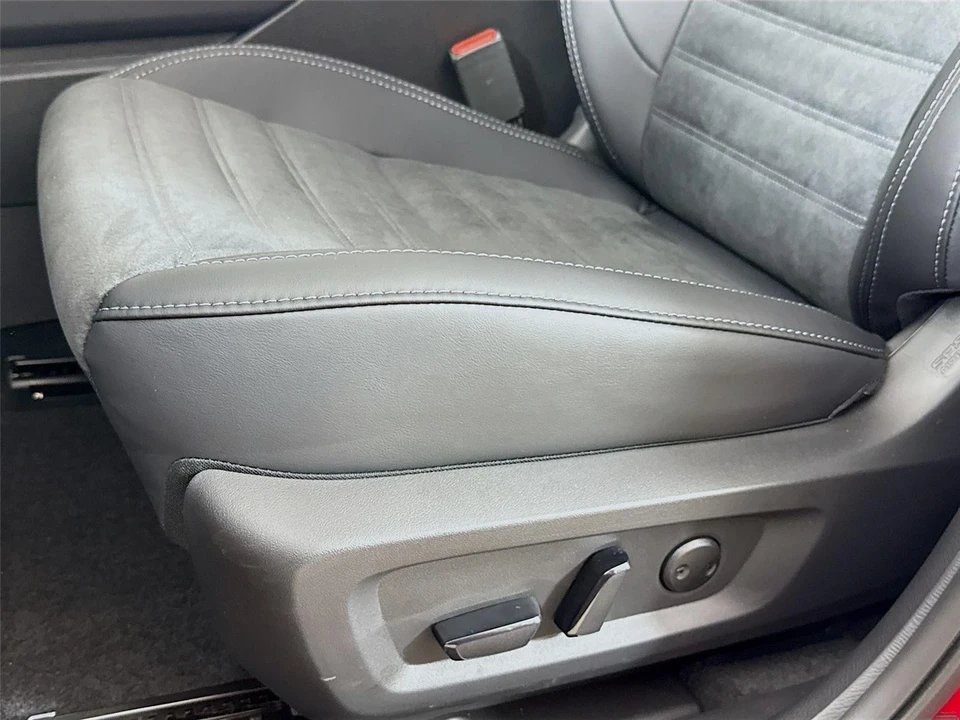 2025 Mitsubishi Outlander - Image 20 of 21