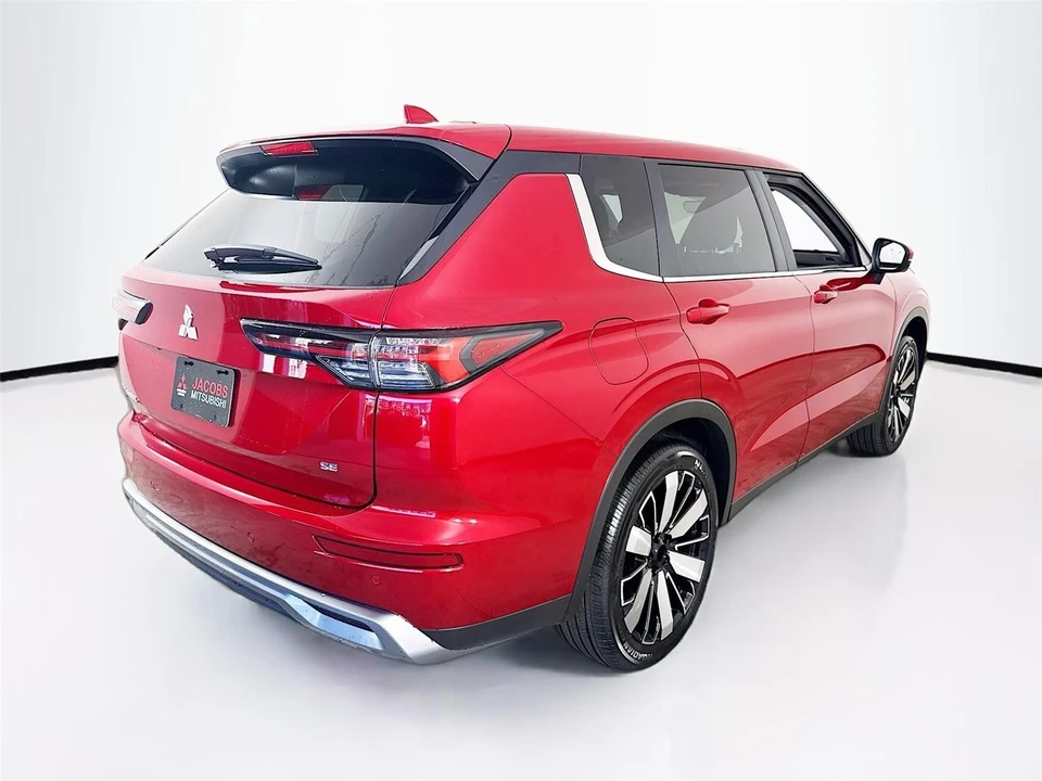 2025 Mitsubishi Outlander - Image 7 of 21