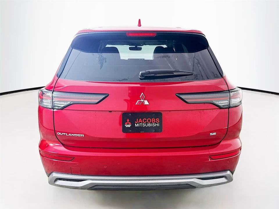 2025 Mitsubishi Outlander - Image 6 of 21
